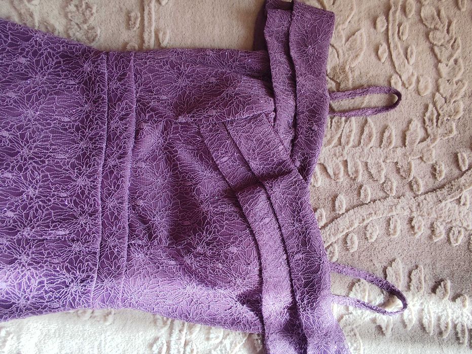 Страхотна лилава официална рокля