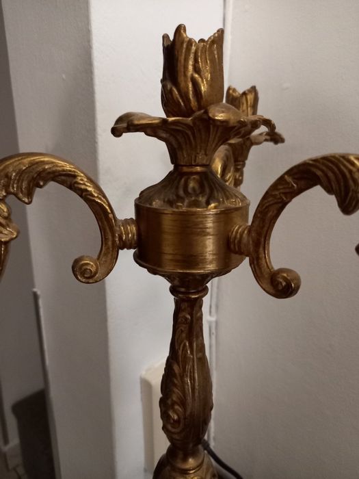 Метален декоративен свещник