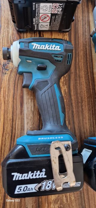 Makita pistol de impact pe acumulatori