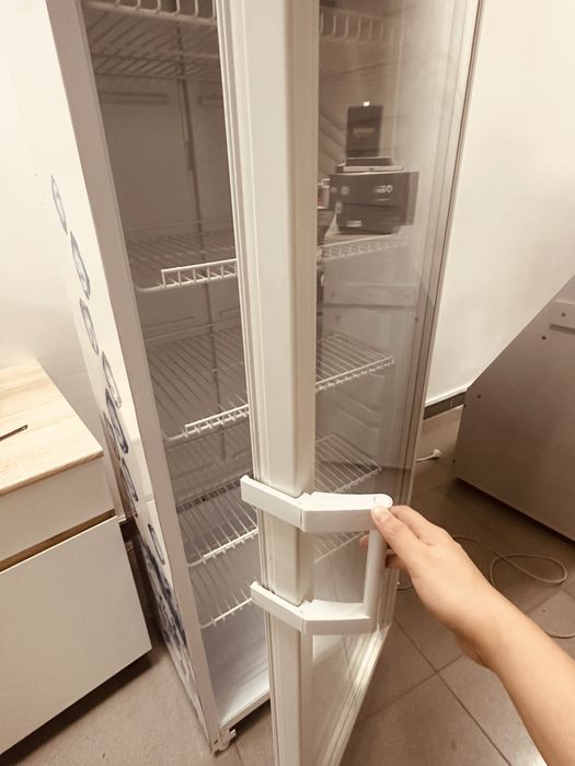 Витринный холодильник