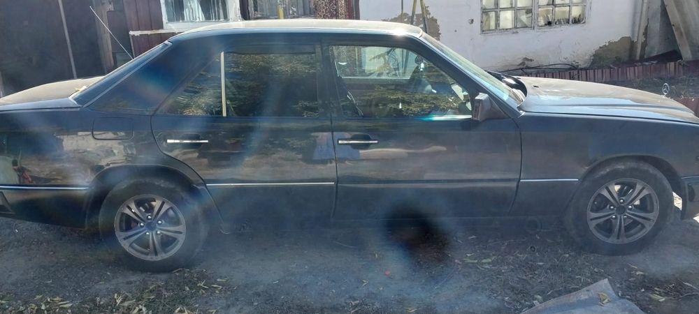 Продается Мерседес Benz E  200