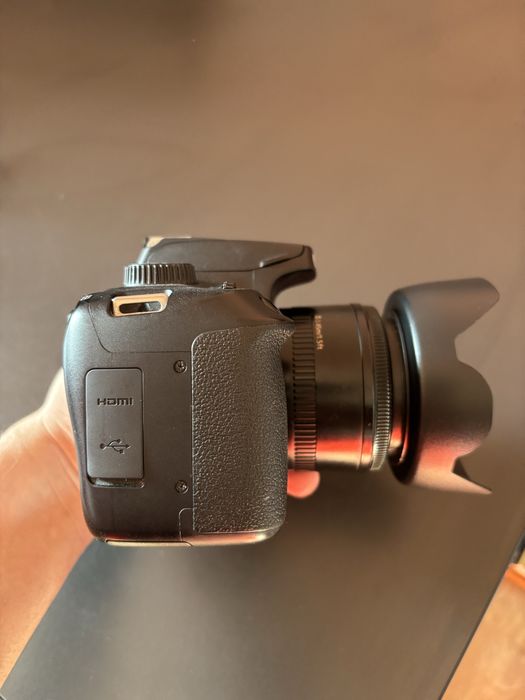 Canon EOS 4000D putin folosit