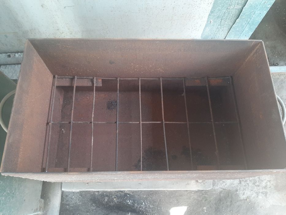 Мангалы, коктальницы