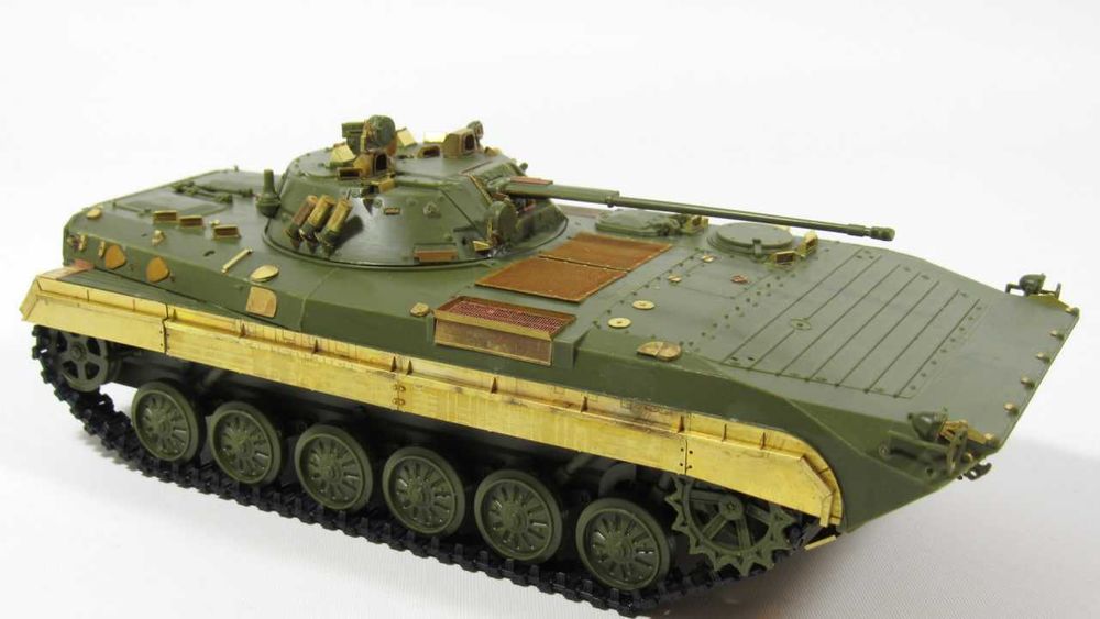 Сборная модель БМП-2 (Звезда 1/35)