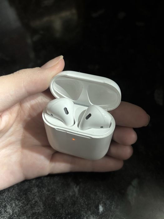 Наушники AirPods