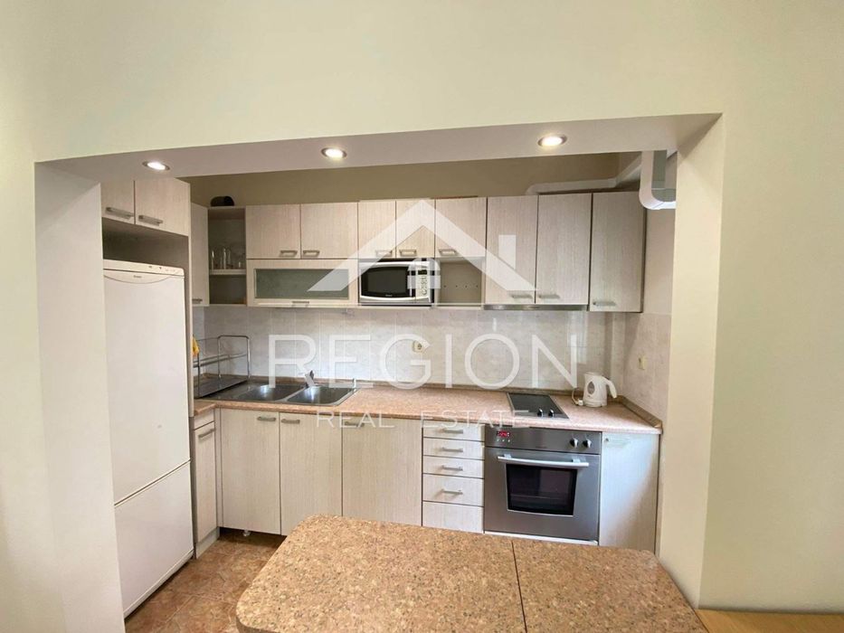 Дава се под наем Тристаен апартамент в Варна, Централна поща - 90 кв.м за 408 € - Снимка #1