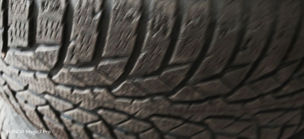 Vând jante r16 cu anvelope Nokia iarnă