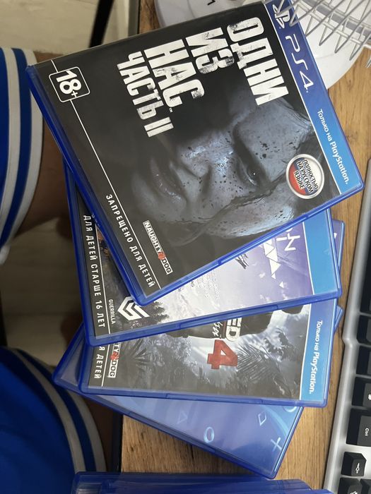 Playstation 4 Slim PS4