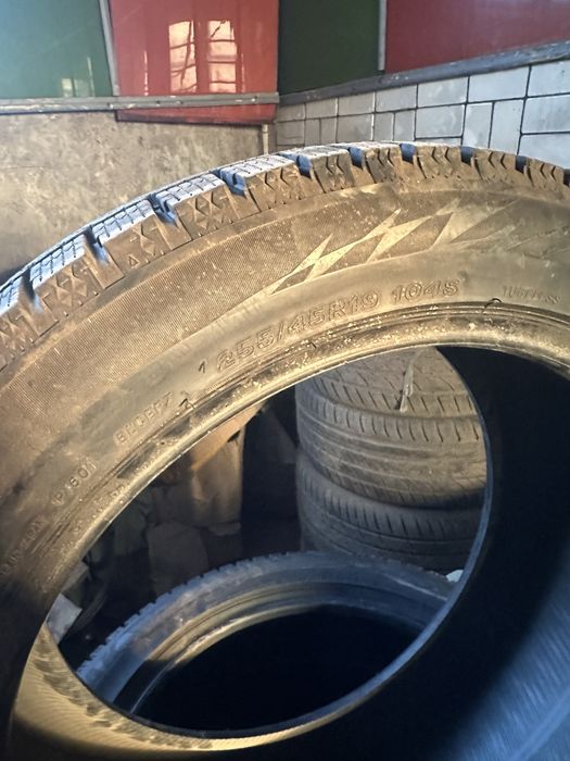 Продам зимние шины липучка