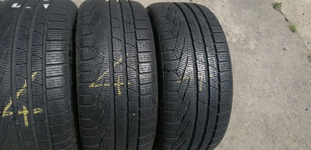 245/45/17 Пирели ДОТ 2015 г - 8 + мм