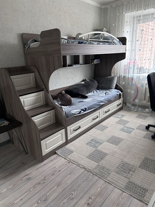 Продам двухъярусную кровать