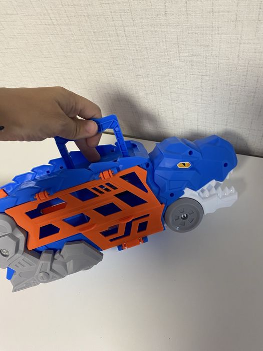 Дино камион и 3 колички - 2 в 1- писта, автовоз