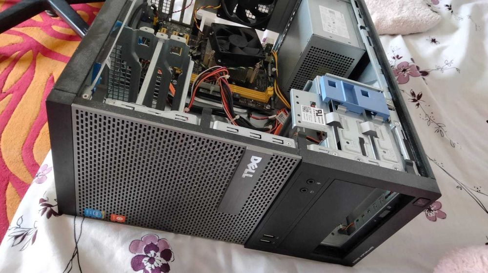 Unitate PC Desktop cu placă ASUS H81M-K –