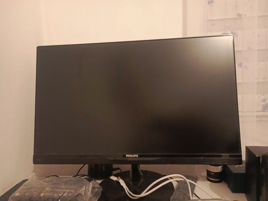 Монитор Philips срочно