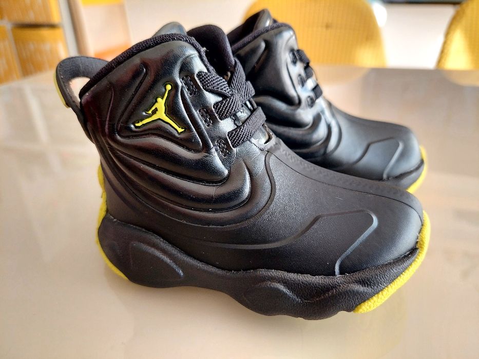 Спортни детски обувки Air Jordan 23 Drip