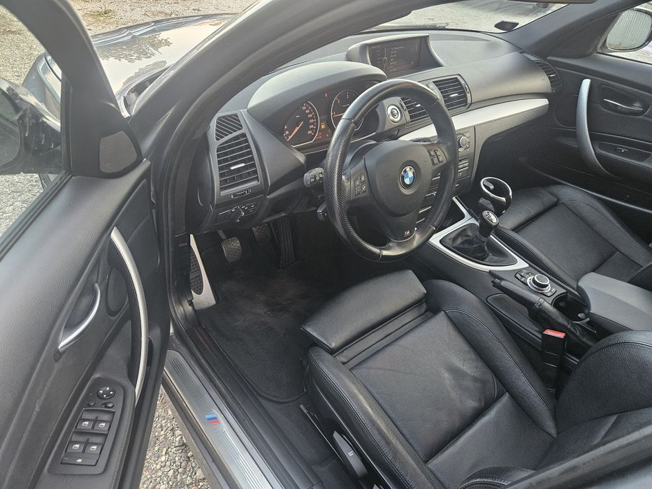 Bmw 123d 2011 Euro 5 204 Cp/ M pachet int 'ext/Trapa/Bi xenon/Navi/Keyless
