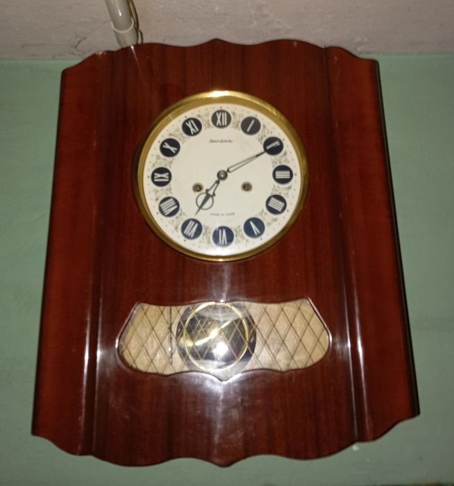 Стенен часовник Янтар книга.