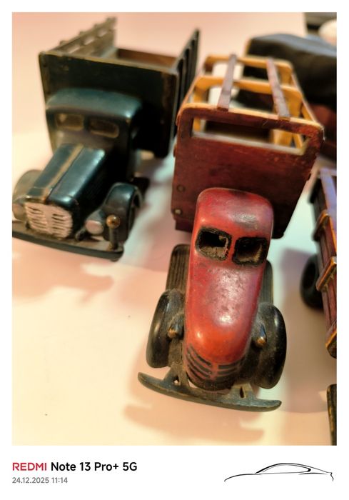 История в дърво-ръчно изработени камиончета 1940 г.