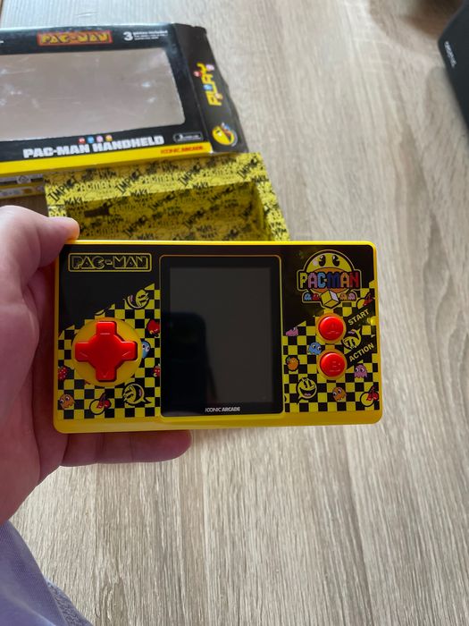 Pac-Man hendheld