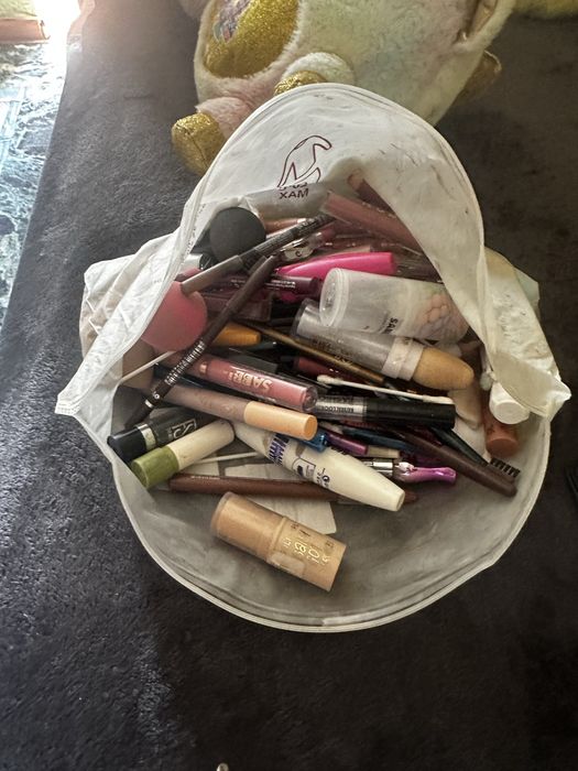 Продам косметику за не дорого