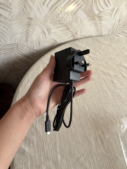 Продам Nintendo Switch Oled