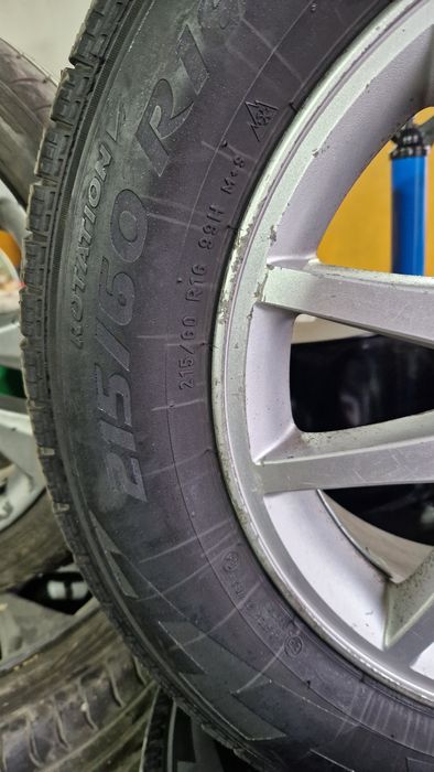 Срочно продам 215/60/16