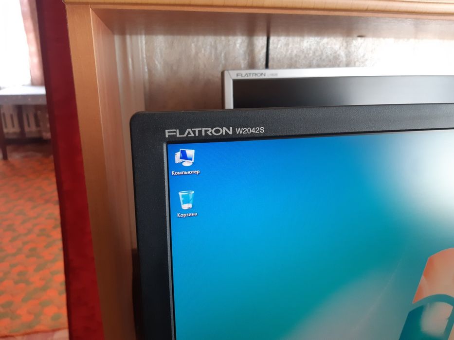 Монитор LG FLATRON W2042S