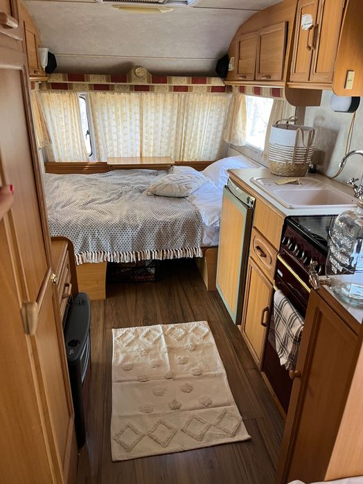 Каравана Офшор Къмпинг