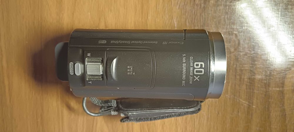 Видеокамера Sony HDR-CX530