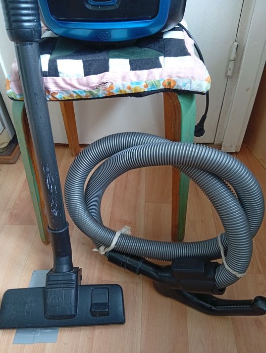Пылесос 1800w.в хорошем состоянии