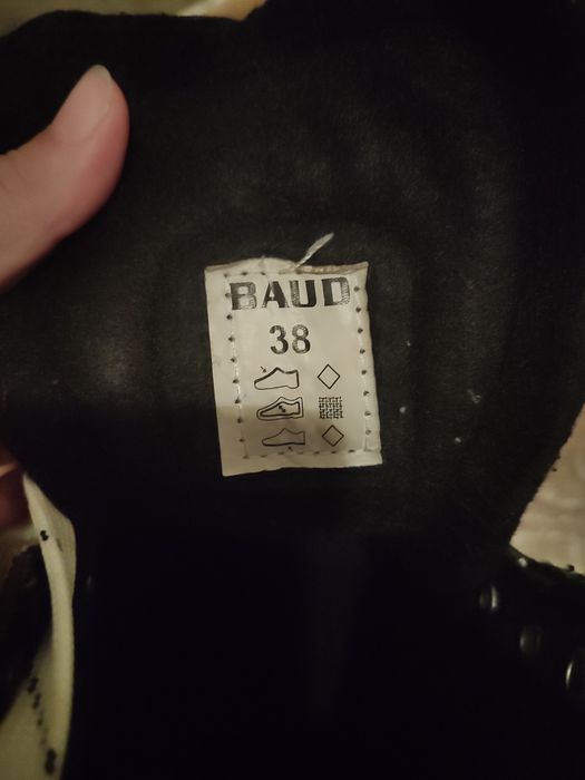 Коньки хоккейные