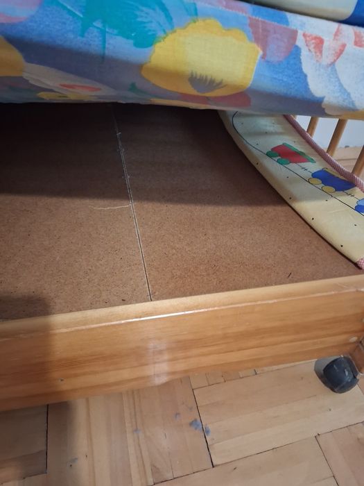 Подарявам детска кошара.Легло