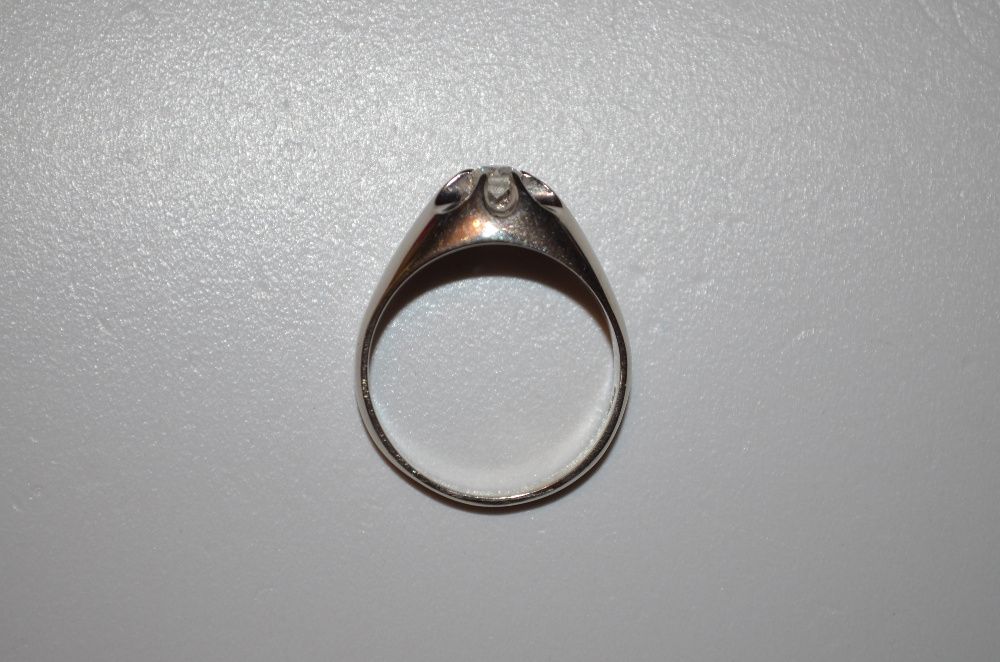 INEL AUR alb 18K + 1 Diamant = 0.30CT. - VS1 - Barbati - Mar 66 - 9.7g !