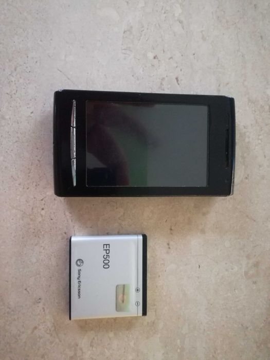 Продавам 2бр. телефона Sony Ericson Experia 8Ericson-ЗА ЧАСТИ