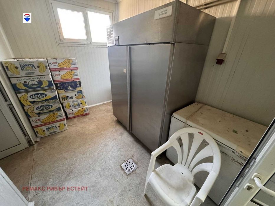 Дава се под наем Промишлена сграда в Русе, Промишлена зона - Запад - 970 кв.м за 1400 € - Снимка #3