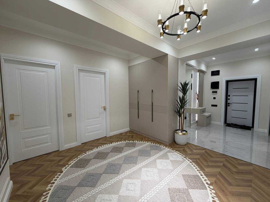 Продается Квартира!4х комн,108м2|8-роддом, гостиница Courtyard США