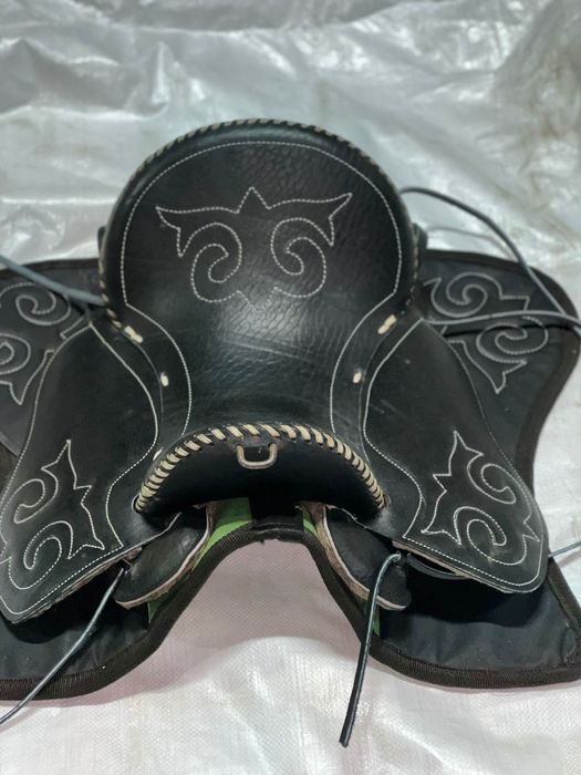 Продам новое седло кавалерия