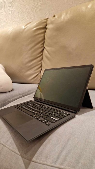 Laptop ASUS VivoBook Slate  -URGENT - Predare personală azi în Arad