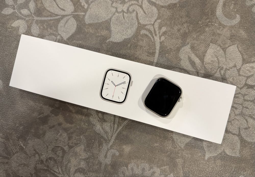 Apple Watch 7 45mm Starlight