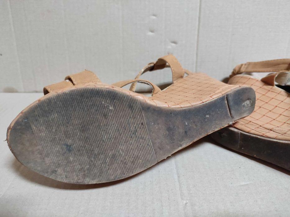 Sandale de dama, maro, stare buna, pret rezonabil.