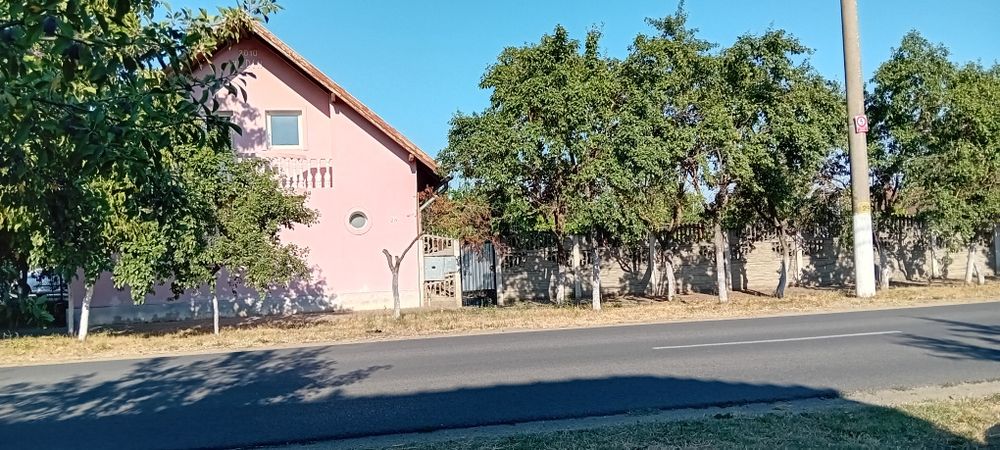 Casa de vânzare Parța (la intrare in sat)