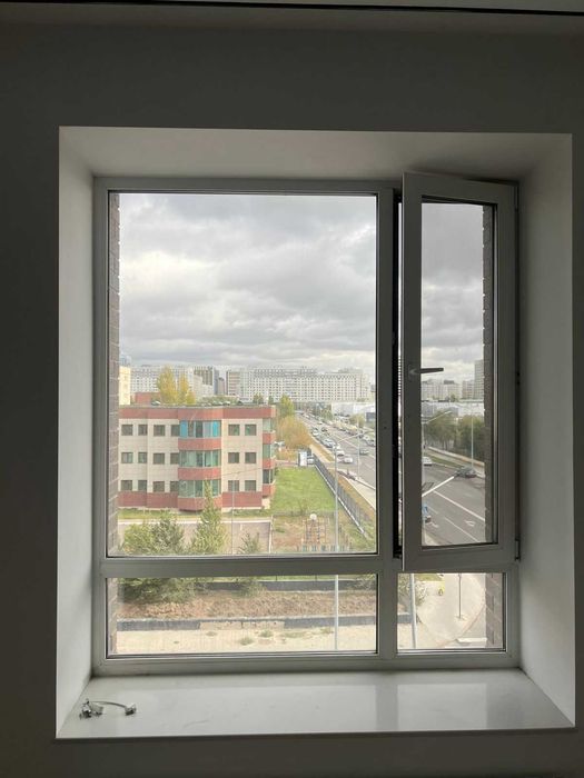 Окна Б/У  - использовались  всего 2 года.