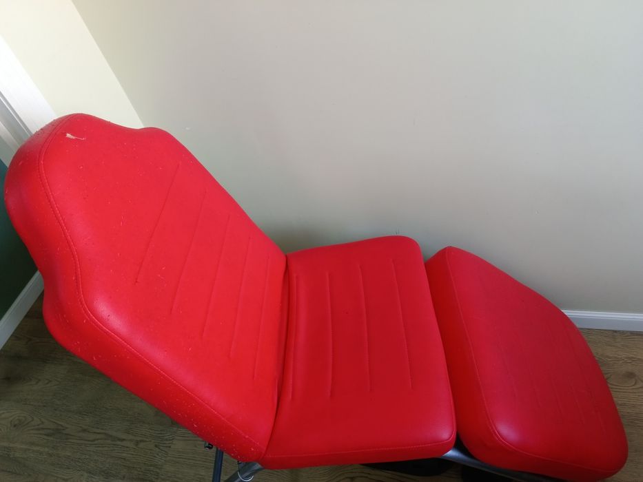 Срочно продам кушетку