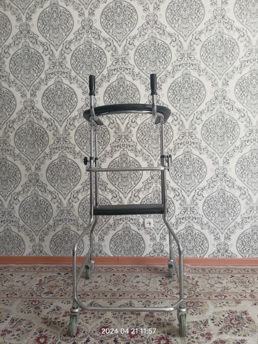 Ходунок с опорой