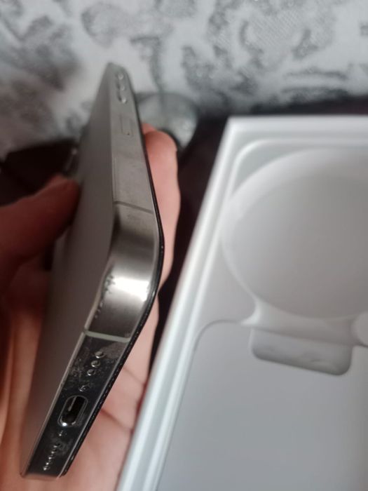 Айфон 15про 89%.