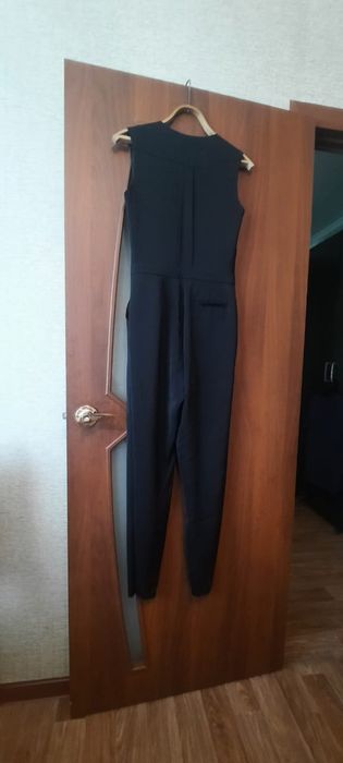 Продам комбинезон черного цвета