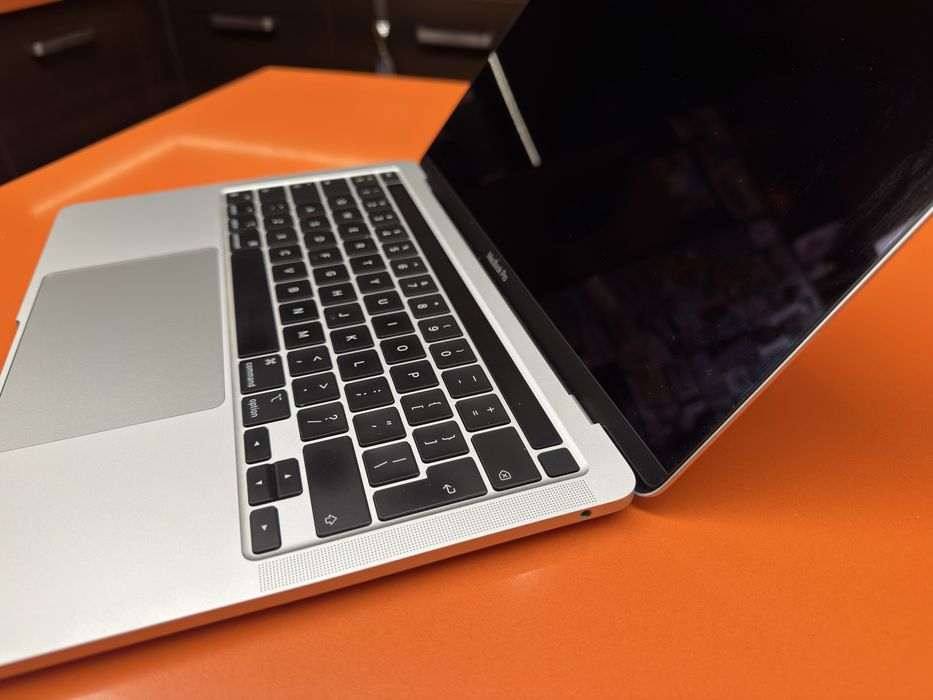 Apple MacBook Pro 13 M1 / 16GB / 512GB SSD / True Tone / Silver