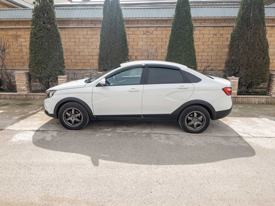 Lada Vesta Sedan Cross