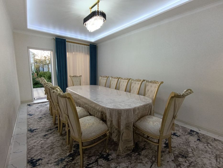 Участок 6 соток с двухэтажным домом 10 комнат Бектемир