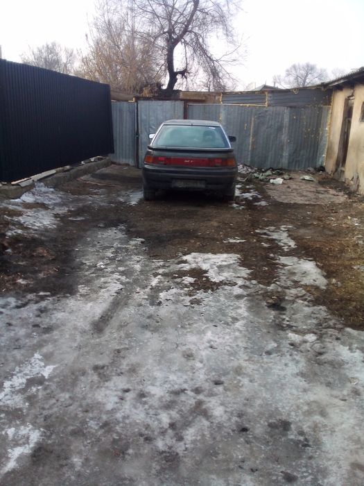 Продам машину мазда 323